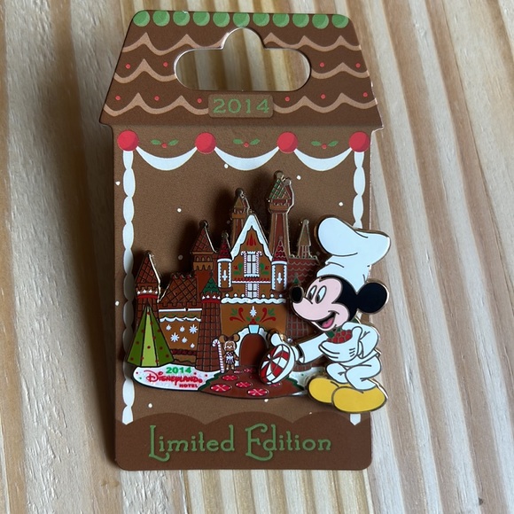 Disney Pins - Picture 6 of 8